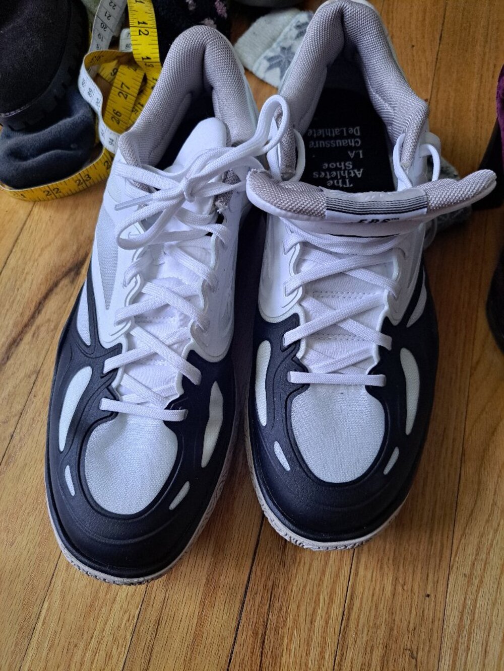 11.5 men shoes Reebok Engine A basketball shoes, specifi